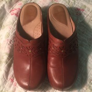 Dansko Shyanne clogs
